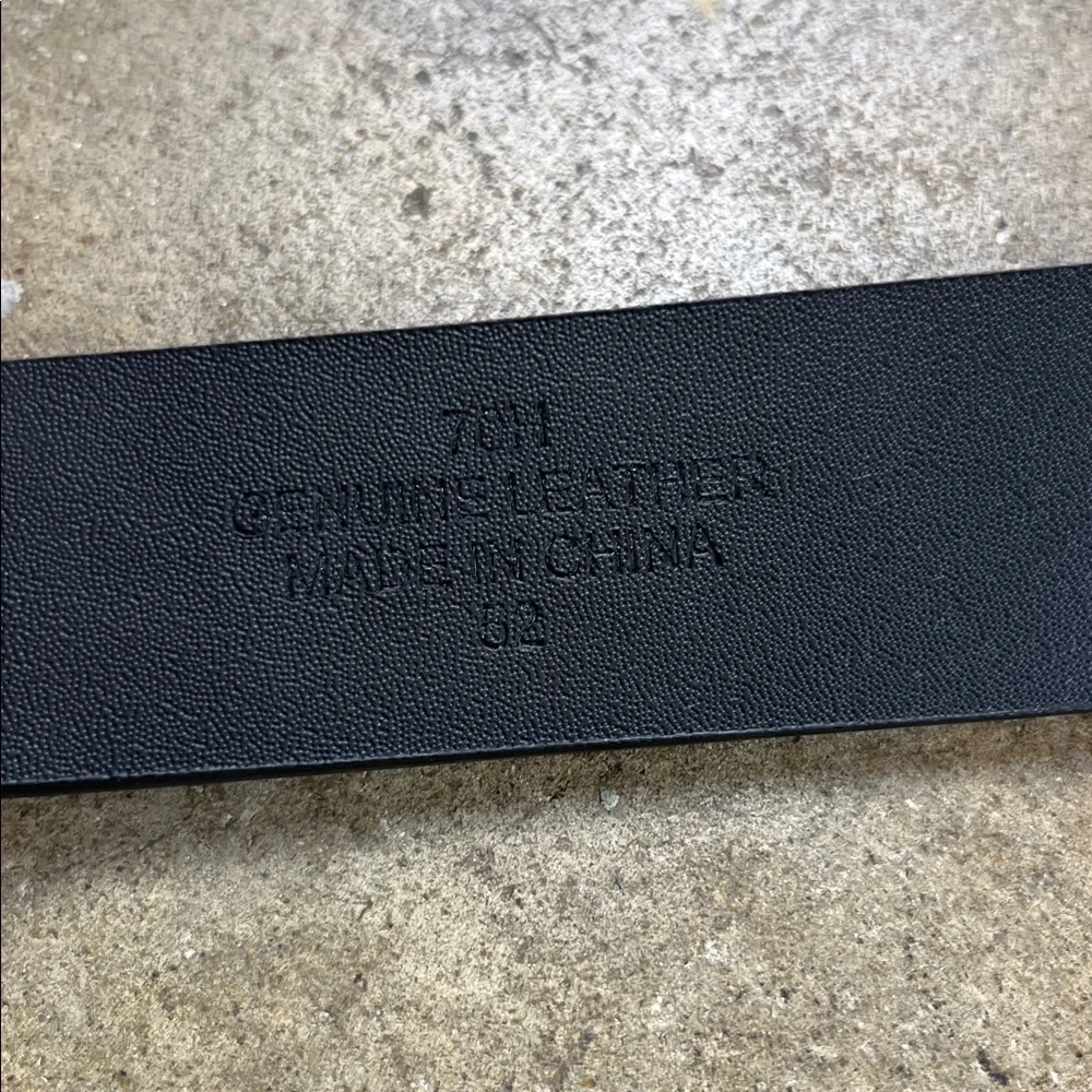 Men’s Black Leather Belt with Silver Buckle Size: 52
